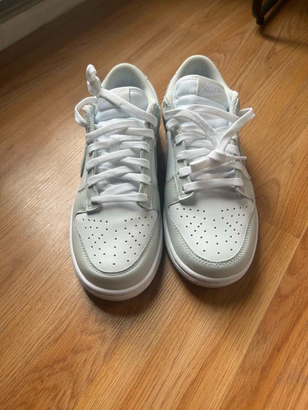 Nike Low-Top Sneakers in White and Light Gray